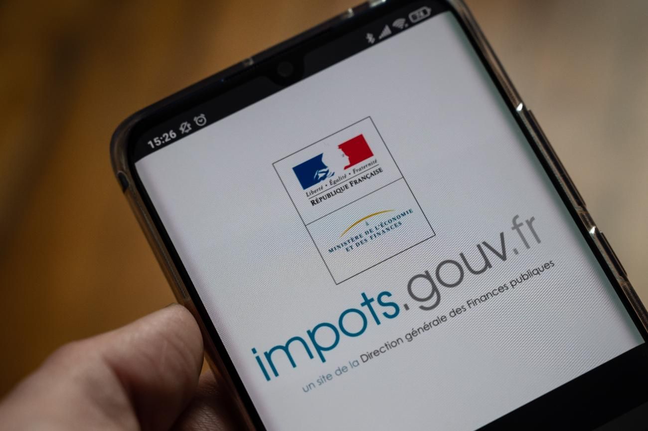 attention si vous recevez ce SMS concernant vos impôts, il s'agit d'une arnaque