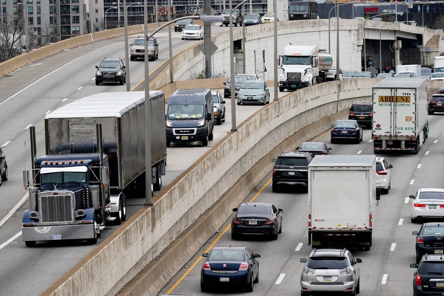 Biden administration expands automatic braking system proposal for trucks