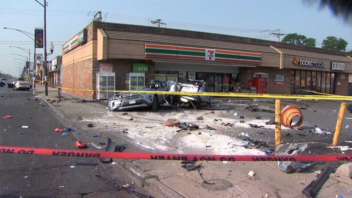 High-speed crash near Chicago 7-11 leaves cars destroyed and mangled, 1 driver critically injured