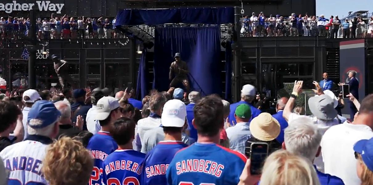 The Ryne Sandberg Statue at Wrigley Field Has Been Unveiled