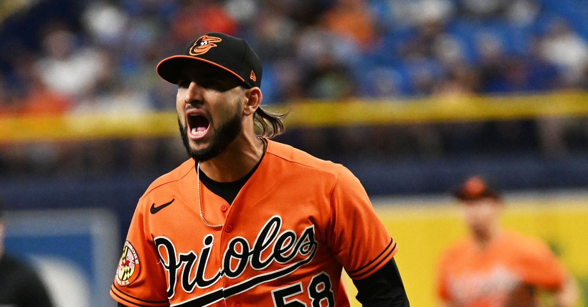 Orioles reclaim first place with thrilling win over Rays, 6-5