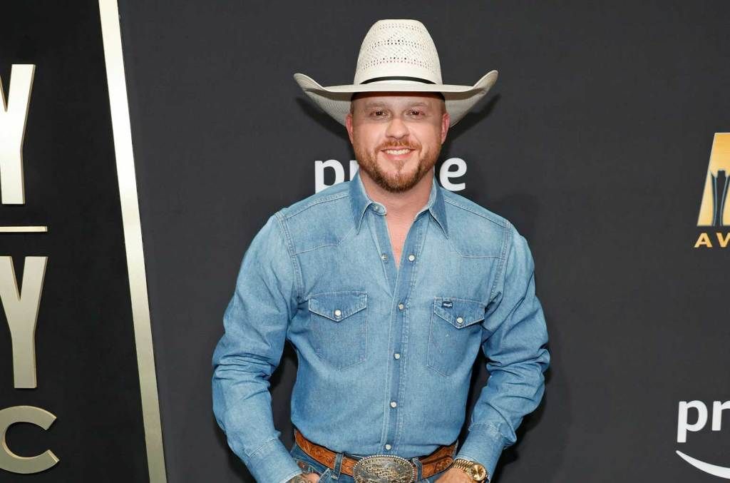 Cody Johnson Shows Support For Jason Aldean at St. Louis Concert