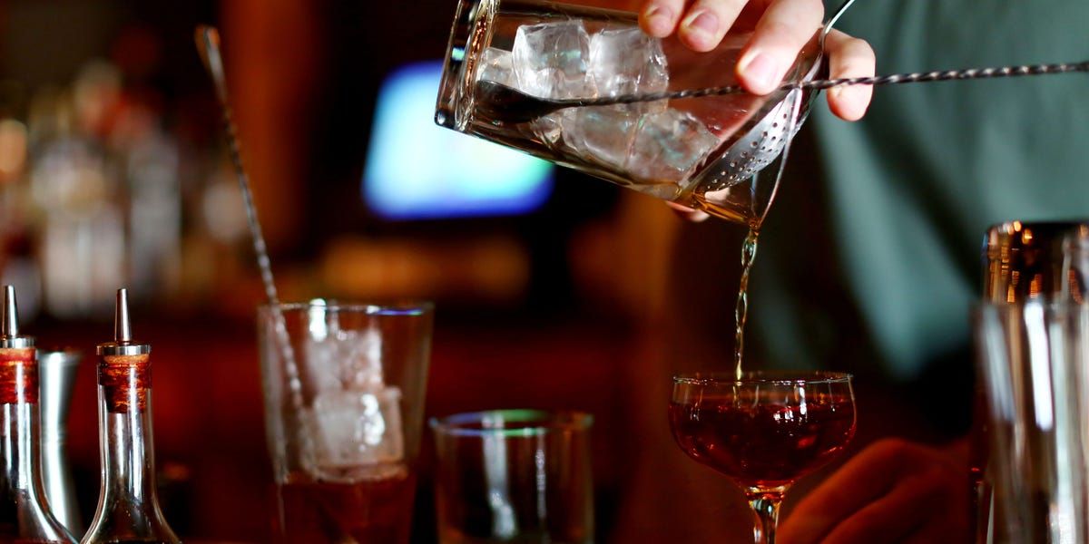 US States Pass Child Labor Laws Letting Teens Bartend