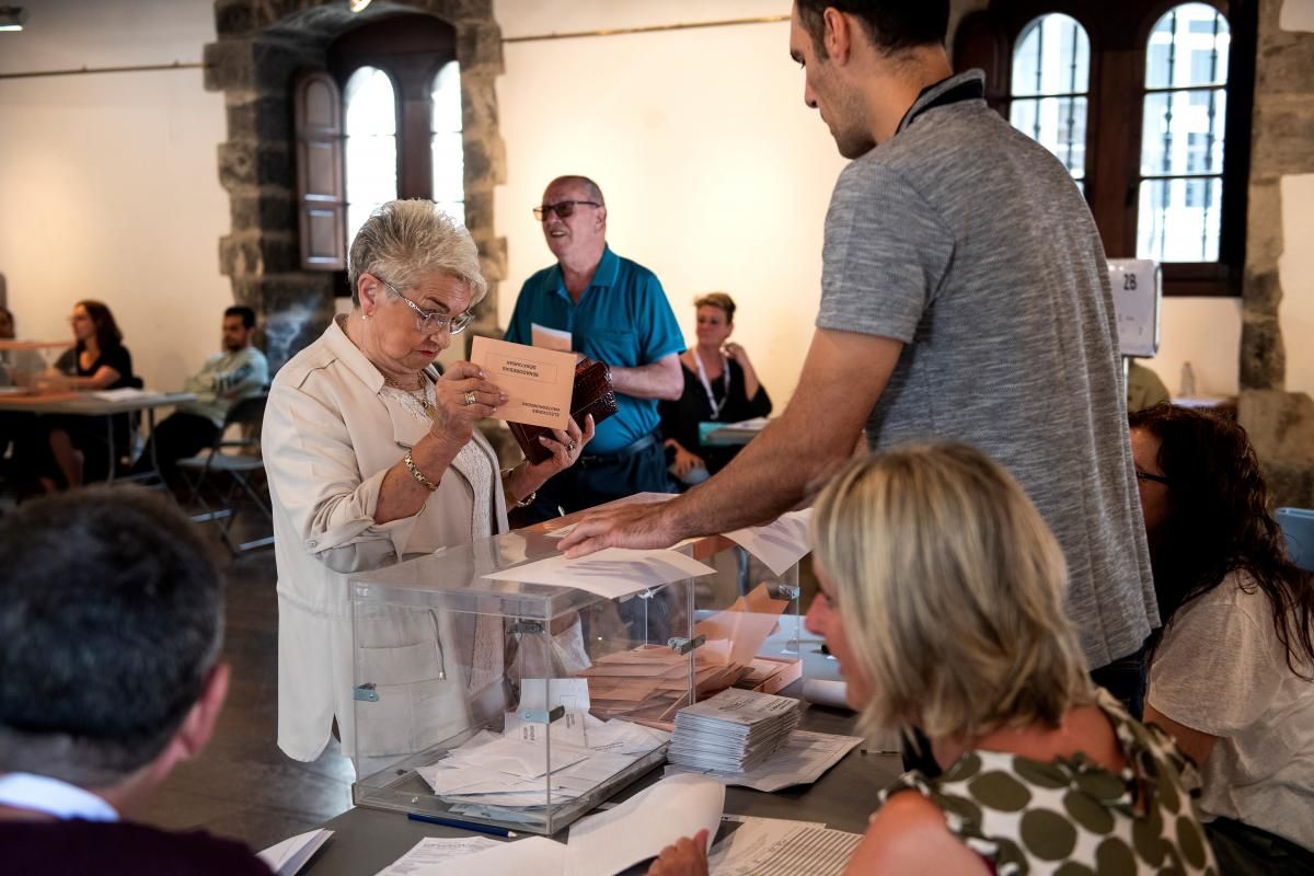 Elections en Espagne: la droite et l'extrême droite aux portes du pouvoir