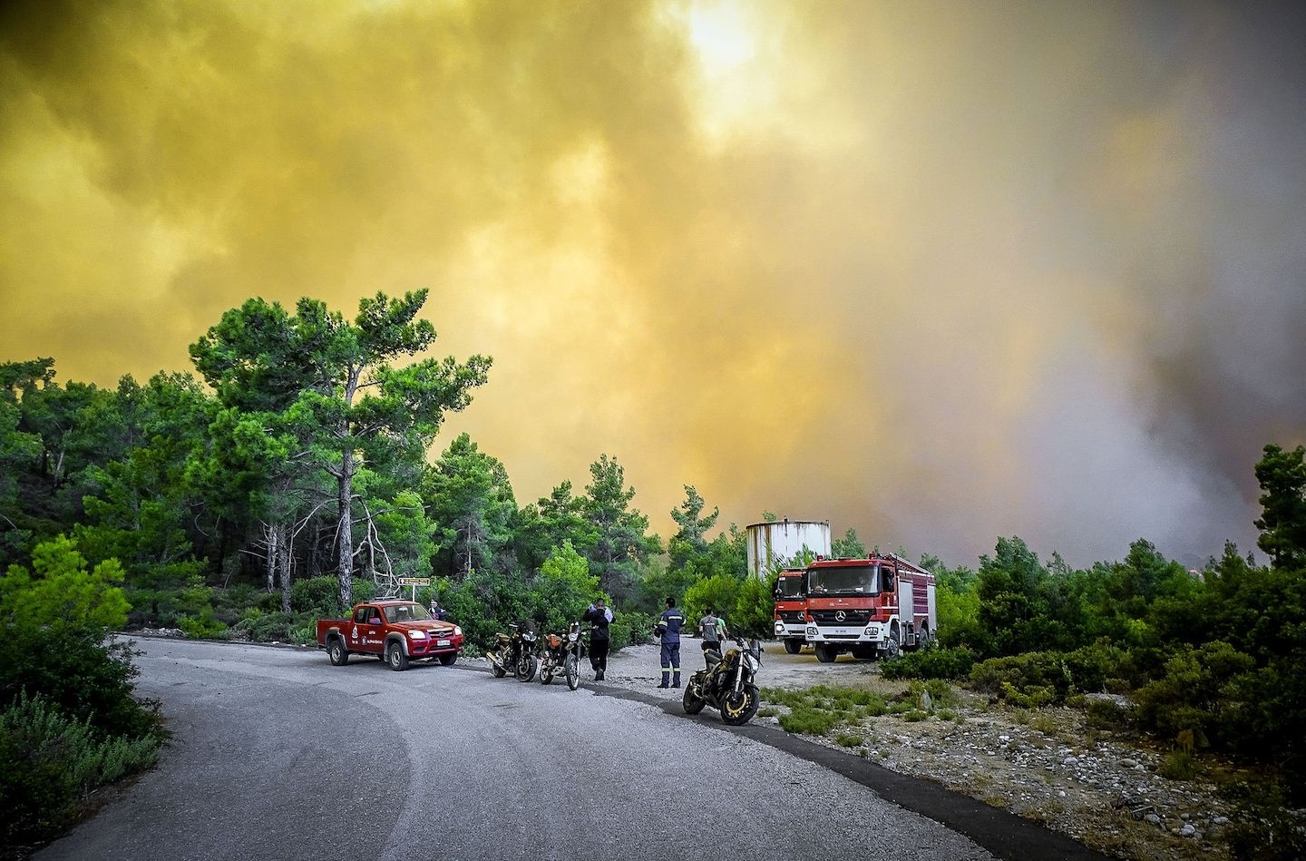 Wildfires ravage Greek island of Rhodes, forcing 19,000 to flee