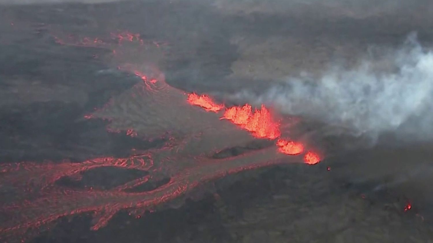 VIDEO. En Islande, un volcan se réveille et provoque une fissure de 4 km de long