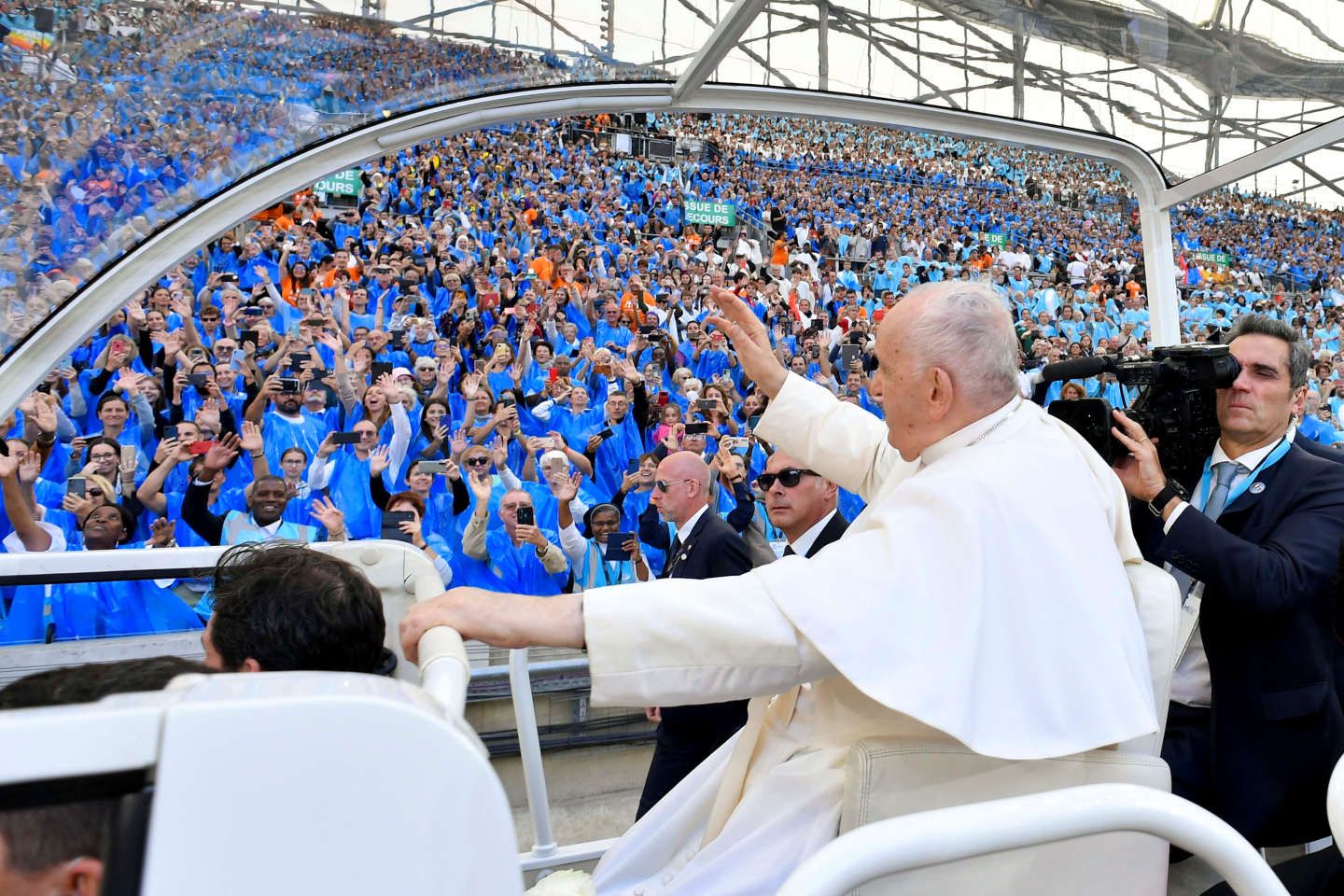 Le pape François, citoyen d’honneur de Marseille venu " crier justice " pour les migrants et les vulnérables