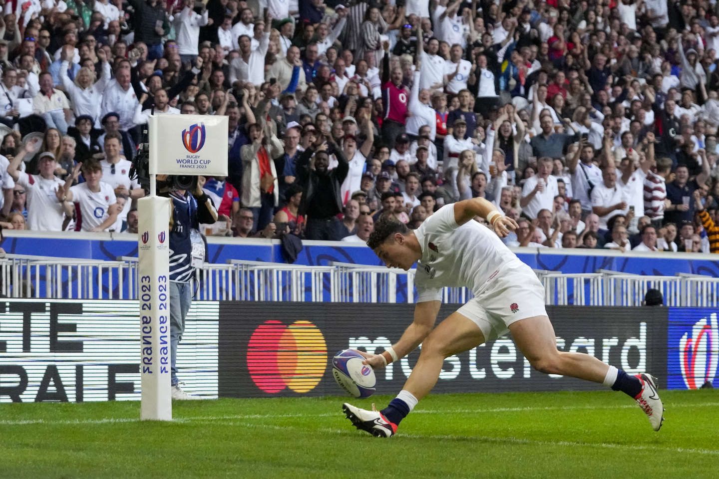 Coupe du monde de rugby : porté par le quintuplé d’Henry Arundell, le XV de la Rose trace sa route vers les quarts de finale