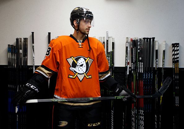 Former Anaheim Ducks left wing, SoCal native dead at 29