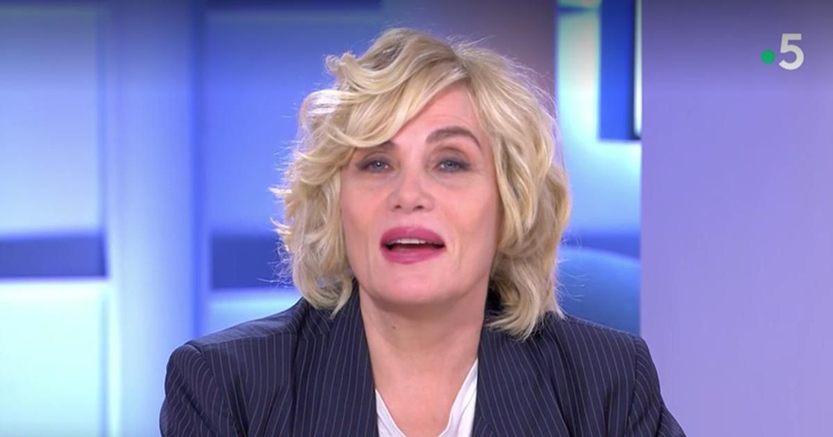 "J'ai fait un mariage qui dérange" : Emmanuelle Seigner tacle le cinéma français dans "C l’hebdo"