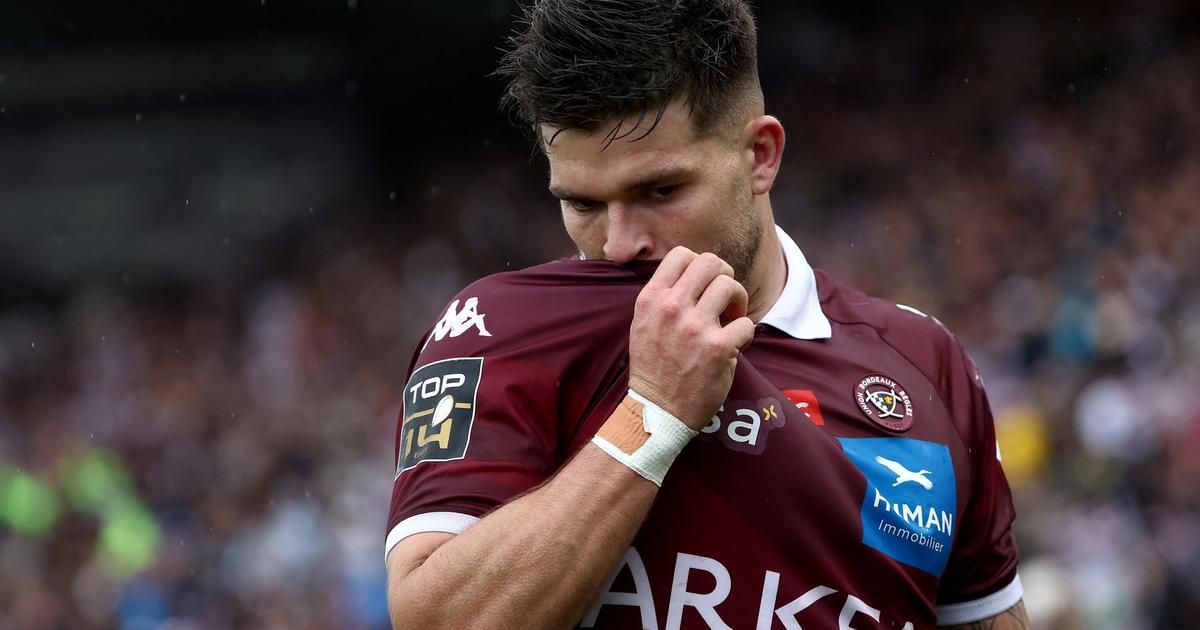 Top 14 : "Le destin s’est chargé pour lui de trouver la solution", touché au quadriceps, Jalibert (UBB) sorti après dix minutes de jeu à Vannes