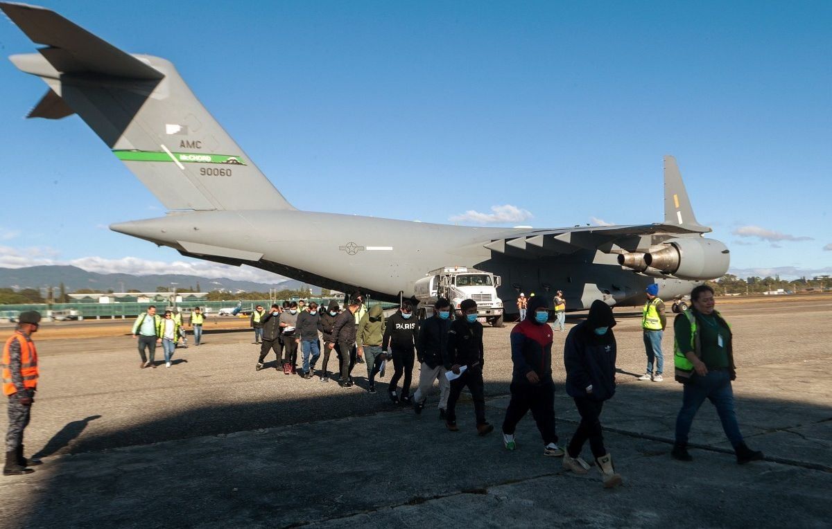 Etats-Unis : Deux avions militaires atterrissent au Guatemala... Première vague d’expulsions de l’ère Trump