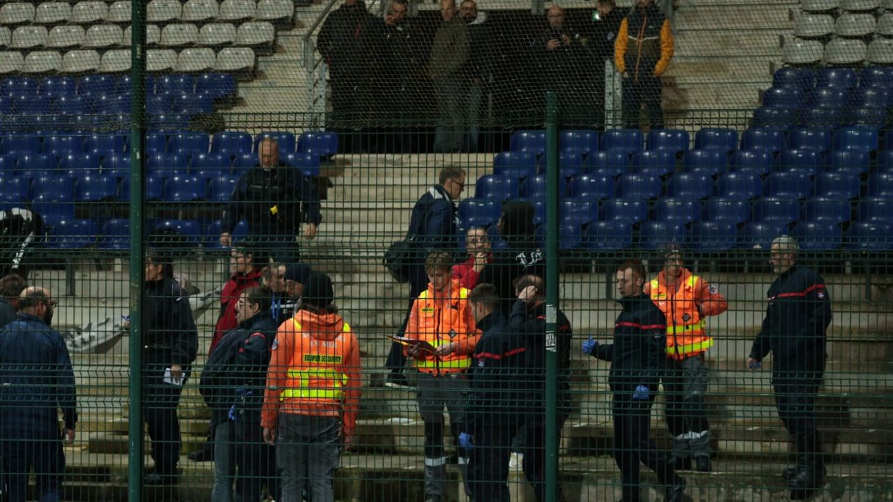 Des supporteurs nîmois agressés dans l’enceinte du stade, durant le match Berri-Nîmes, à Châteauroux