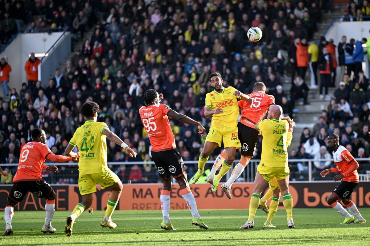 Castelletto impérial, Simon étincelant : les notes de la presse après FC Lorient 0-1 FC Nantes