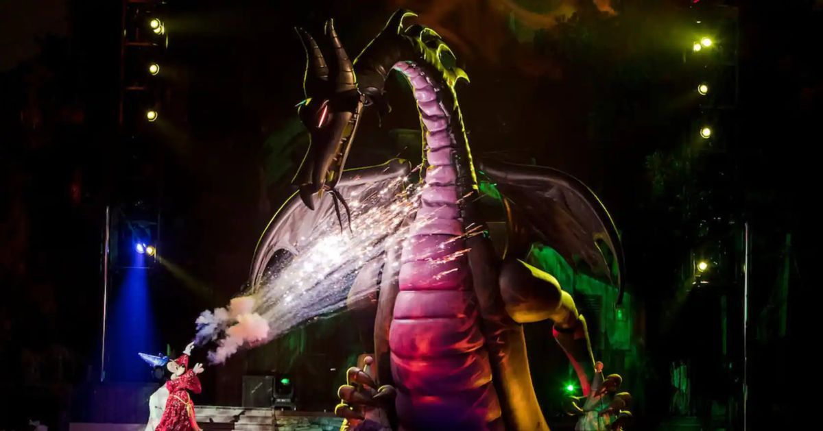 Disneyland dragon catches fire during Fantasmic show