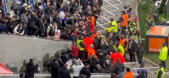 Ligue 1: Anthony Lopes proche d'en venir aux mains avec un supporter lyonnais