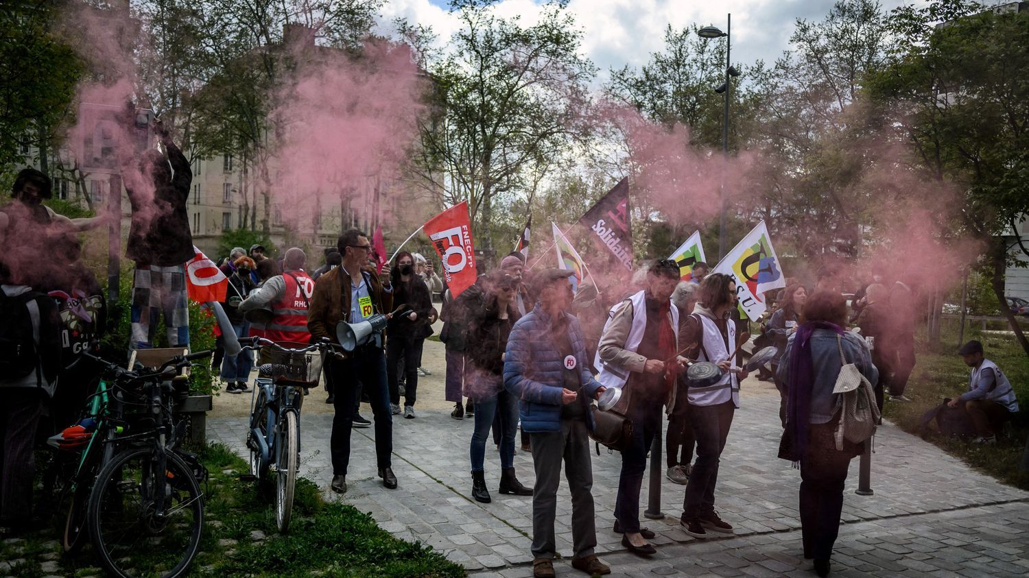 Réforme des retraites : la visite à Lyon du ministre de l'Education, Pap Ndiaye, fortement perturbée par une centaine de manifestants