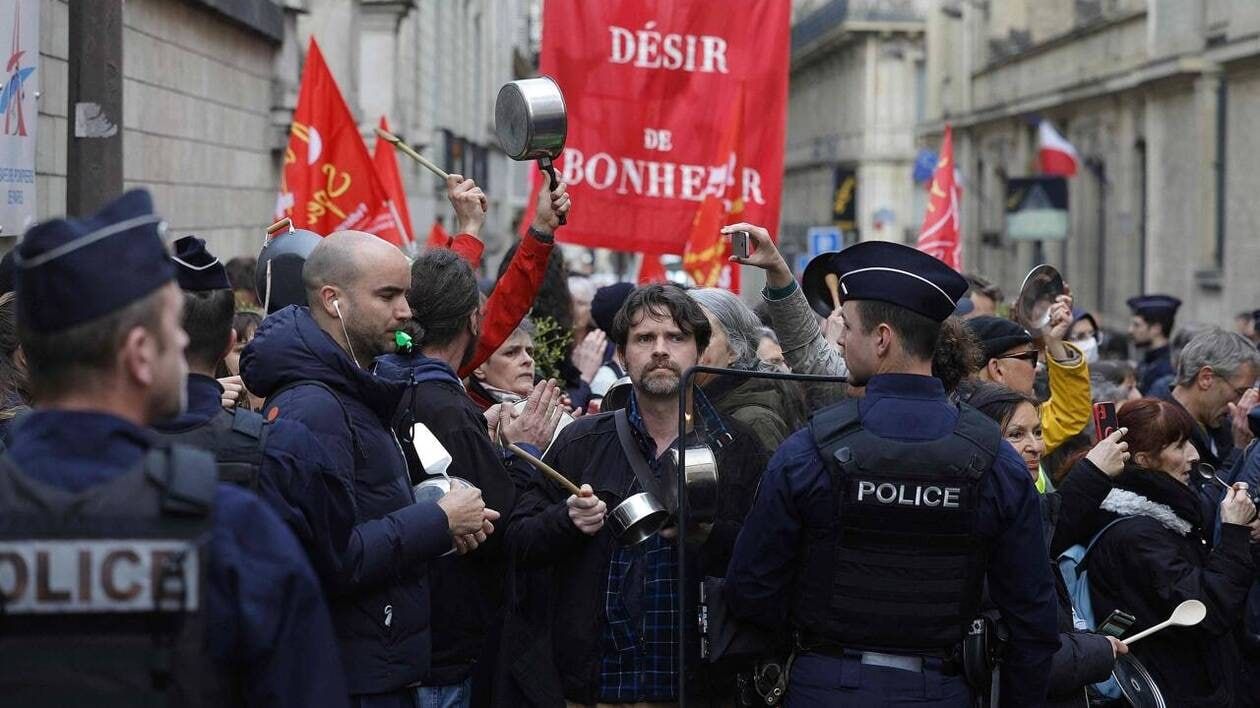 Nuit des Molières : la ministre de la Culture accueillie par un concert de casseroles