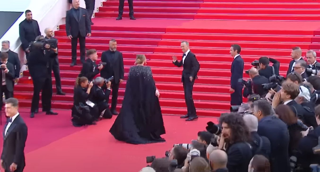 Pourquoi Tom Hanks était fou furieux après un employé du Festival de Cannes sur le tapis rouge