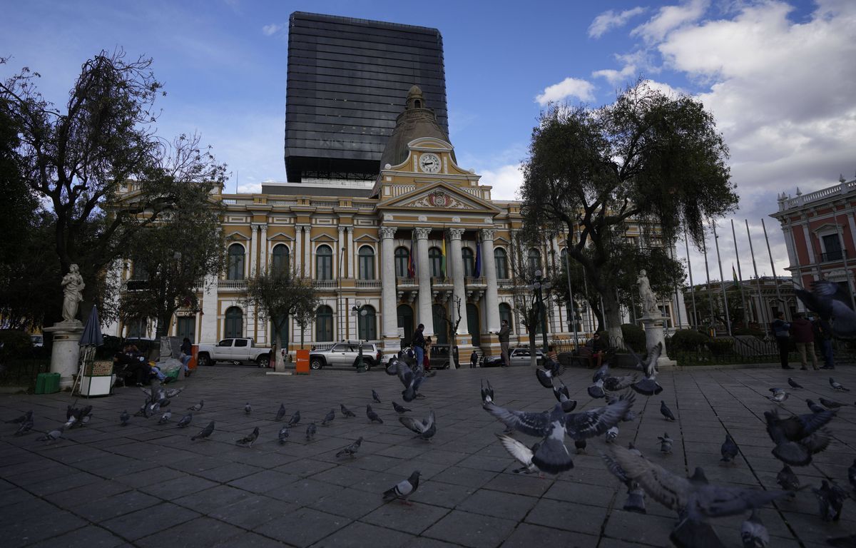 Bolivie : Entre gifles et coups de pied, une séance du parlement vire au pugilat