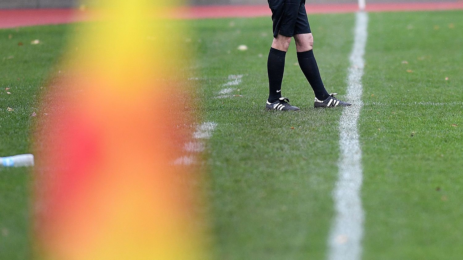 Football : un joueur amateur de 19 ans radié à vie après avoir frappé un arbitre