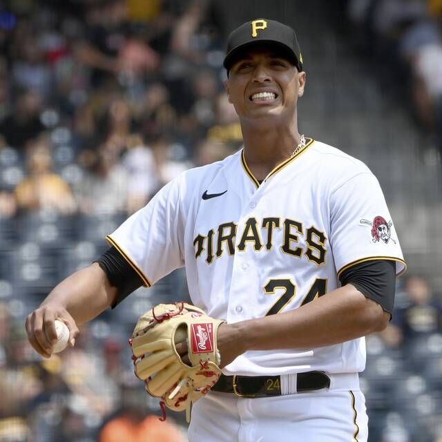 Pirates leave bases loaded in 8th, lose series to Rangers