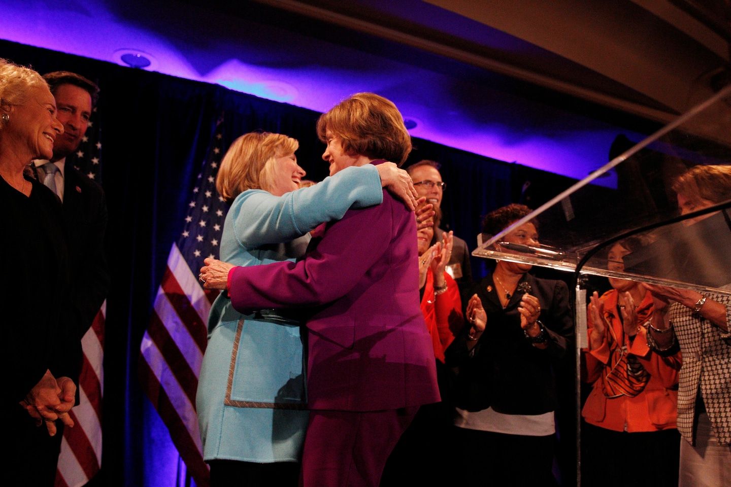 Hillary Clinton says Sen. Dianne Feinstein shouldn’t resign