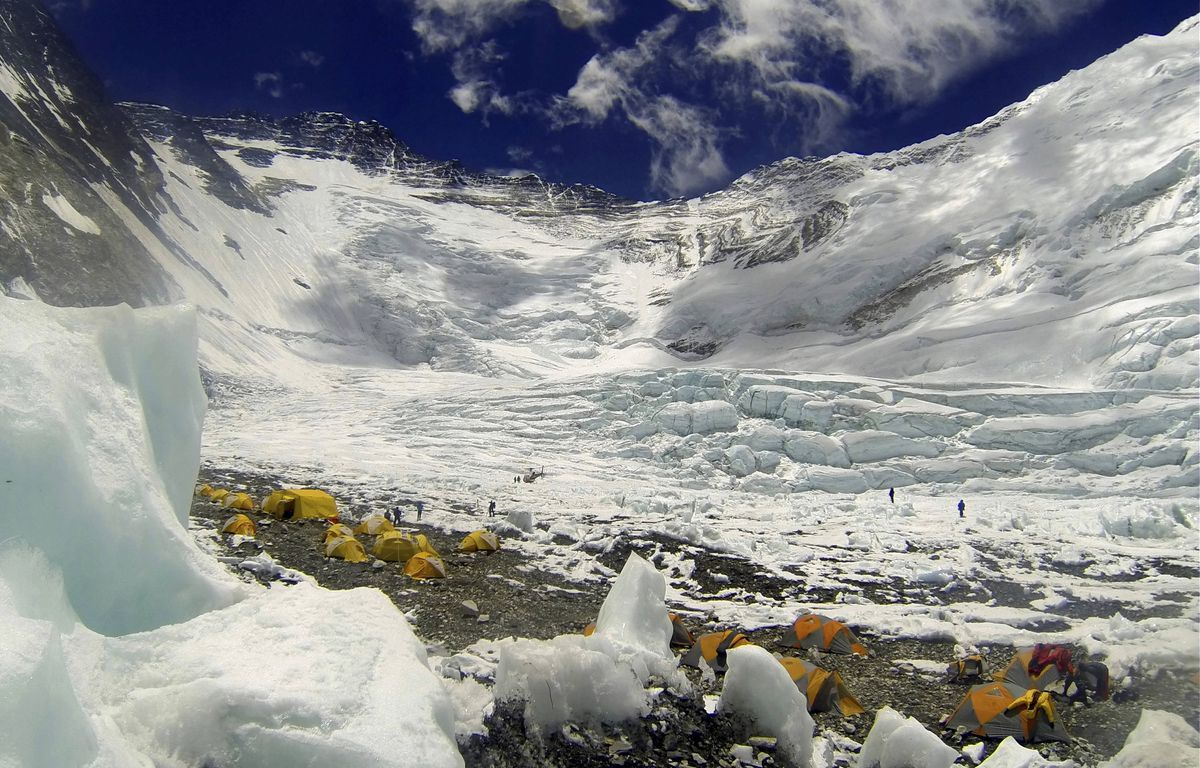 Everest : Les alpinistes créent des files d’attente et des bouchons au sommet