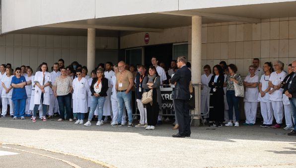 "Je suis en colère" : une minute de silence au CHU de Limoges en hommage à l'infirmière tuée au CHU de Reims