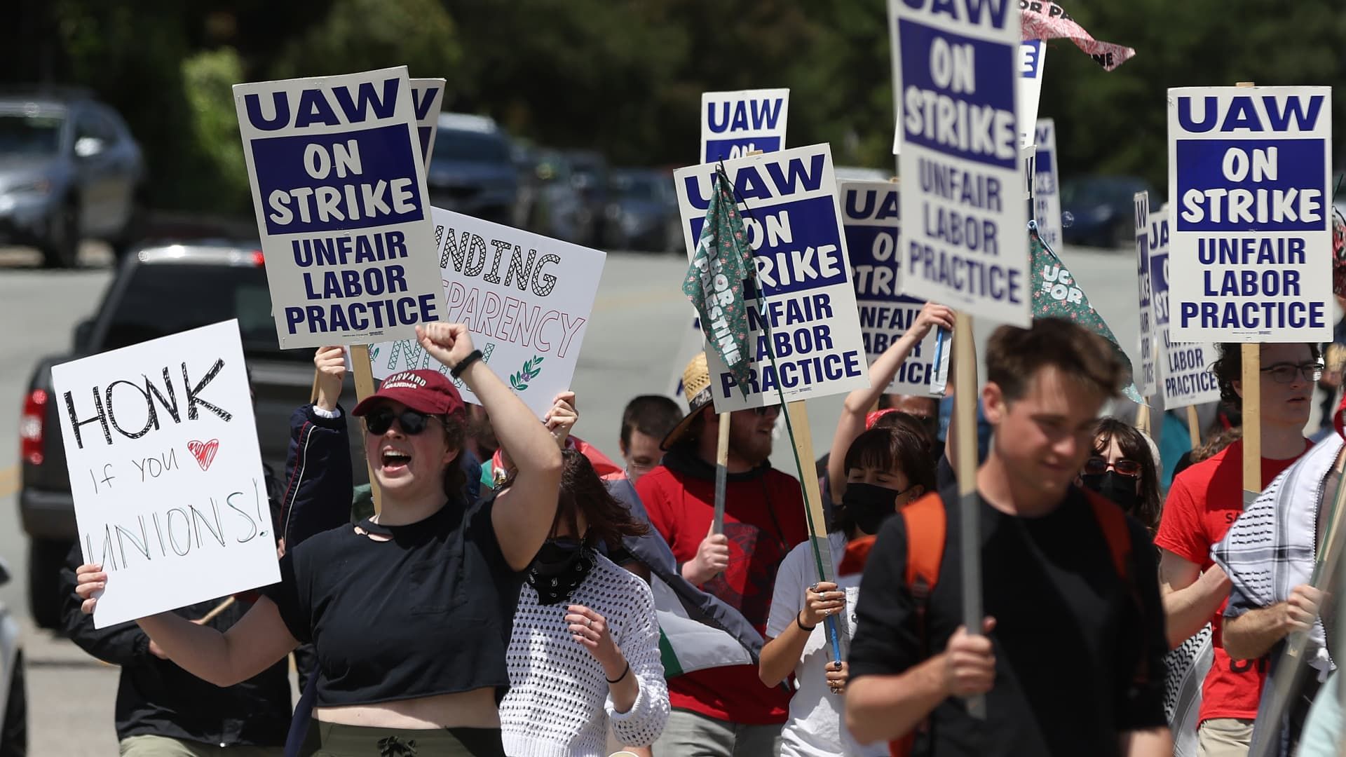 UAW challenges Mercedes-Benz union vote, asks NLRB for new election