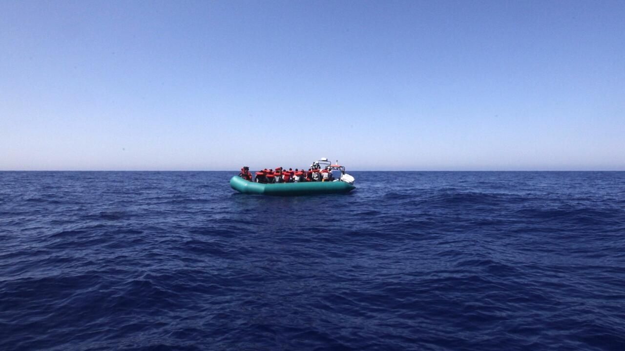 Des dizaines de disparus dans le naufrage d'un bateau de migrants au large de Lampedusa