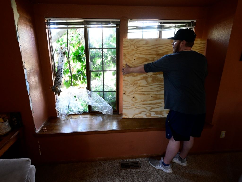 Highlands Ranch tornado cleanup begins following massive storm