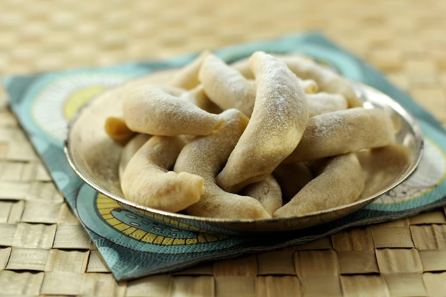 Voici comment Julie Andrieu réalise des cornes de gazelles maison (et c'est plus simple qu'on ne le croit !)