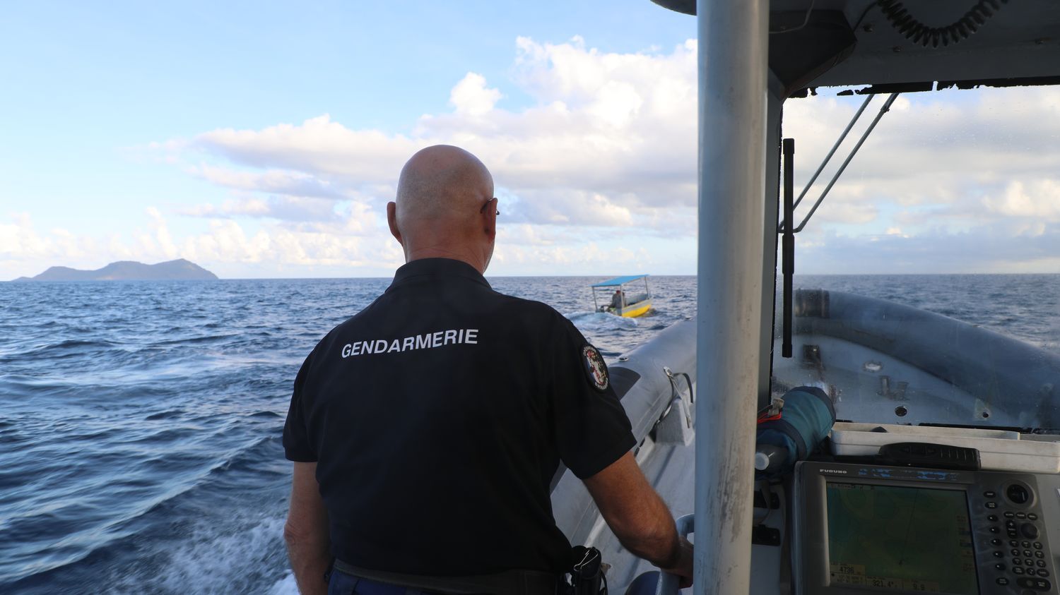 dans l'océan Indien, les gendarmes de la brigade nautique traquent sans relâche les bateaux de migrants