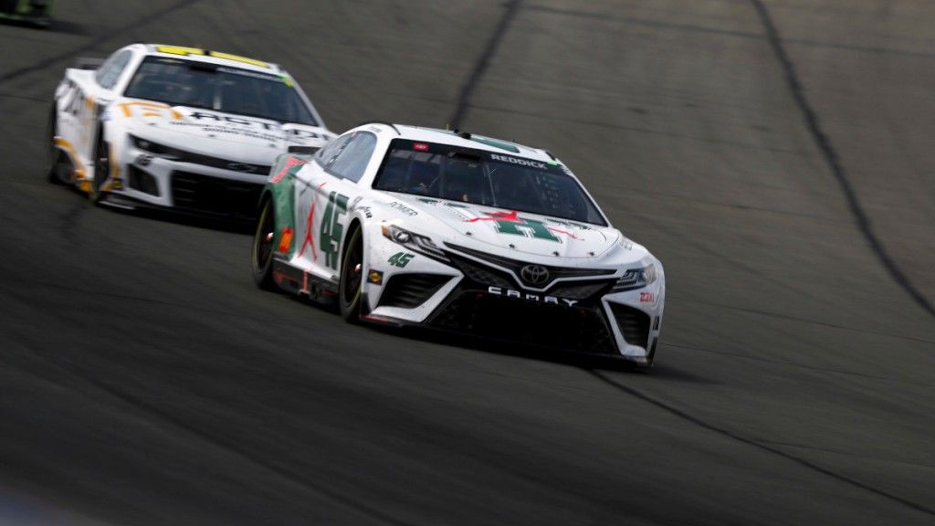 Dillon and Reddick remain at odds over Pocono contact