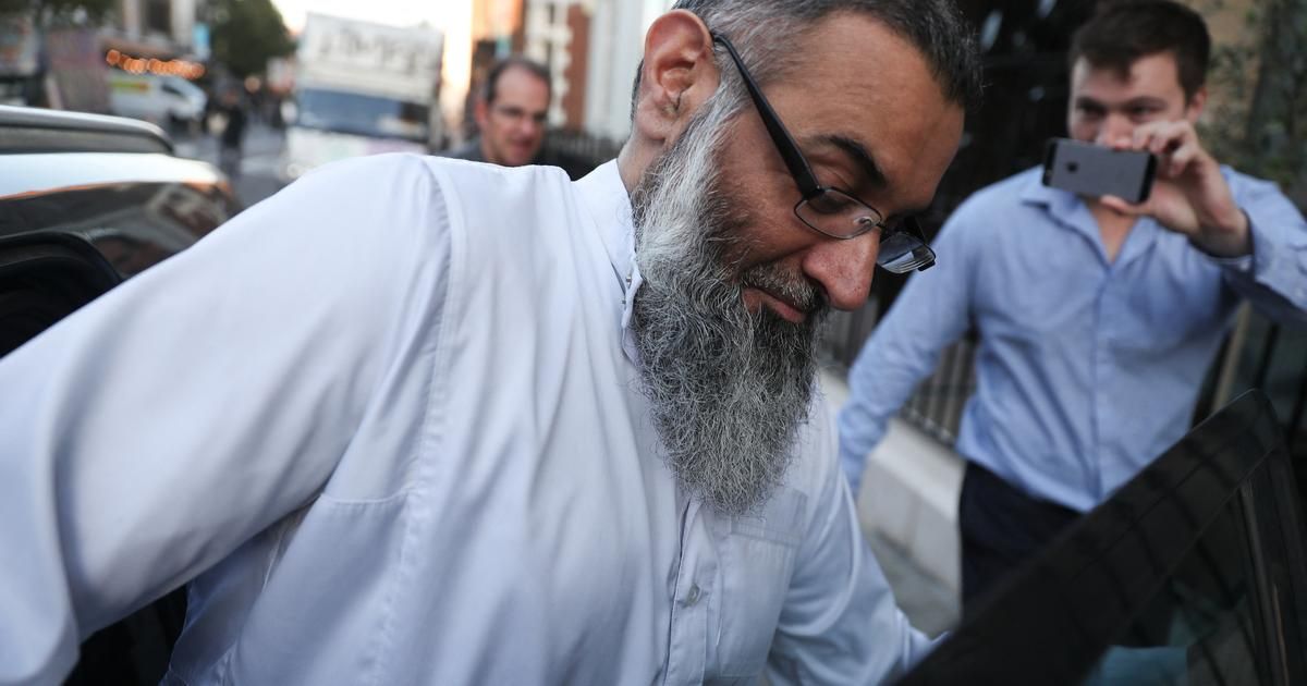 Royaume-Uni: le prédicateur radical Anjem Choudary inculpé pour terrorisme