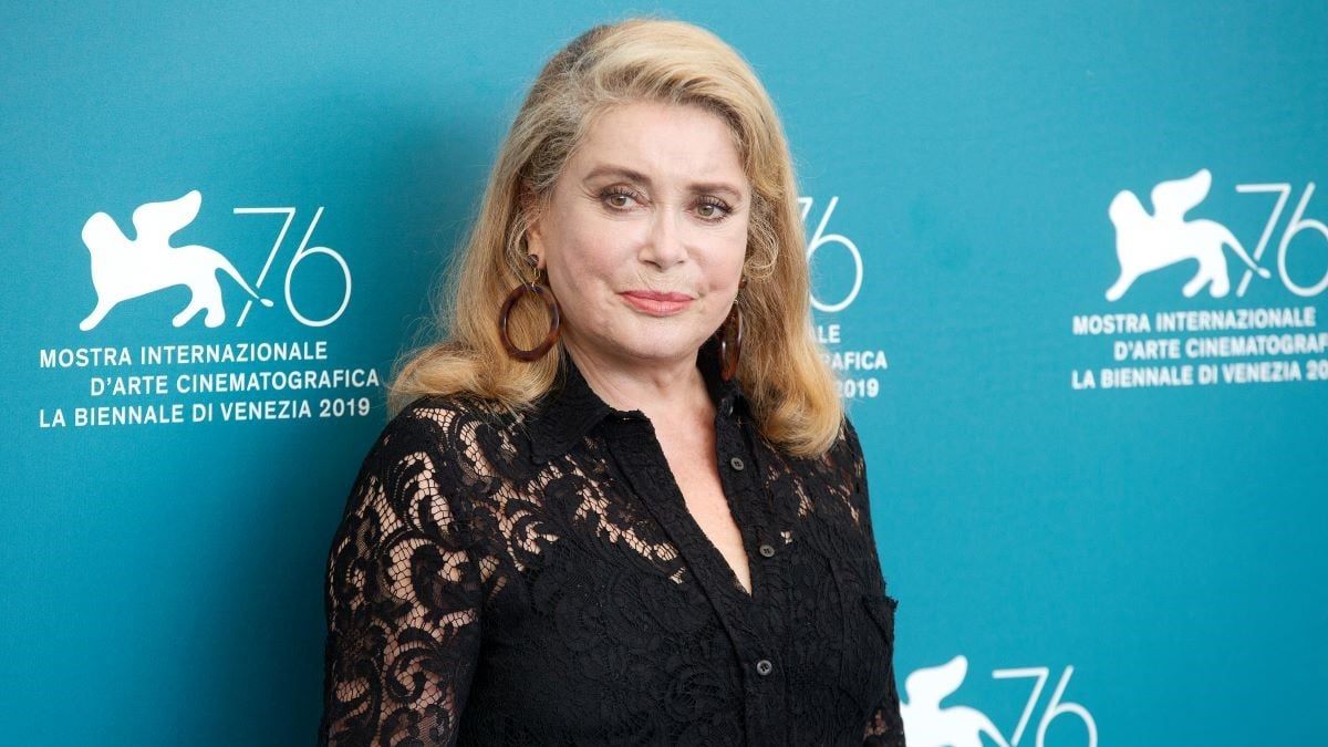 À 80 ans, Catherine Deneuve vide son sac sur la France : "Il n'y a plus de...