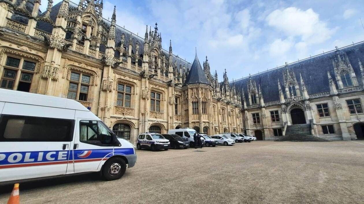 Procès des " démembreuses " de Rouen : les deux femmes condamnées en appel à 22 et 20 ans de prison