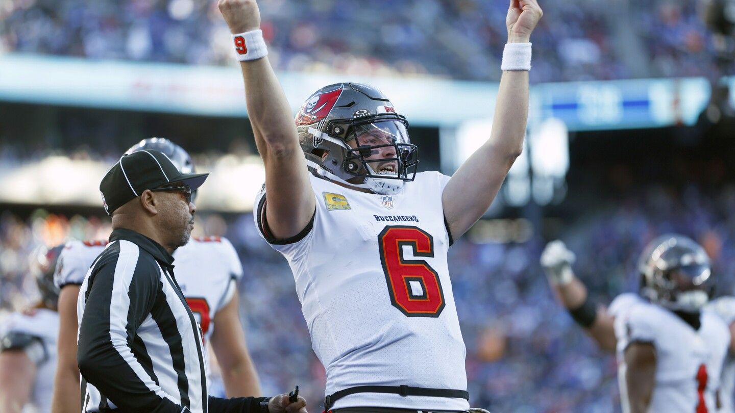 Baker Mayfield mocks Tommy DeVito's celebration as the Bucs embarrass the Giants 30-7