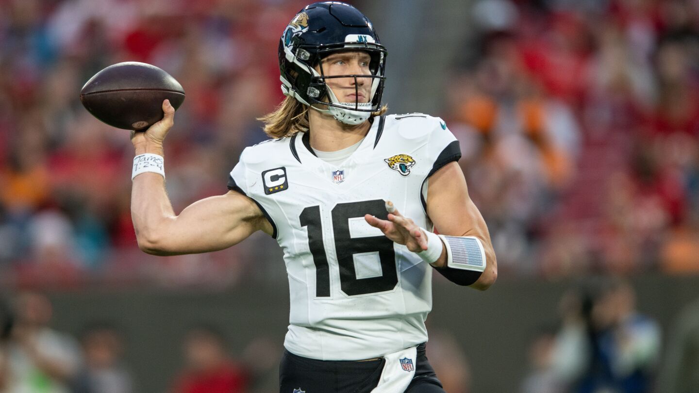 Trevor Lawrence out with shoulder injury, C.J. Beathard in for Jags