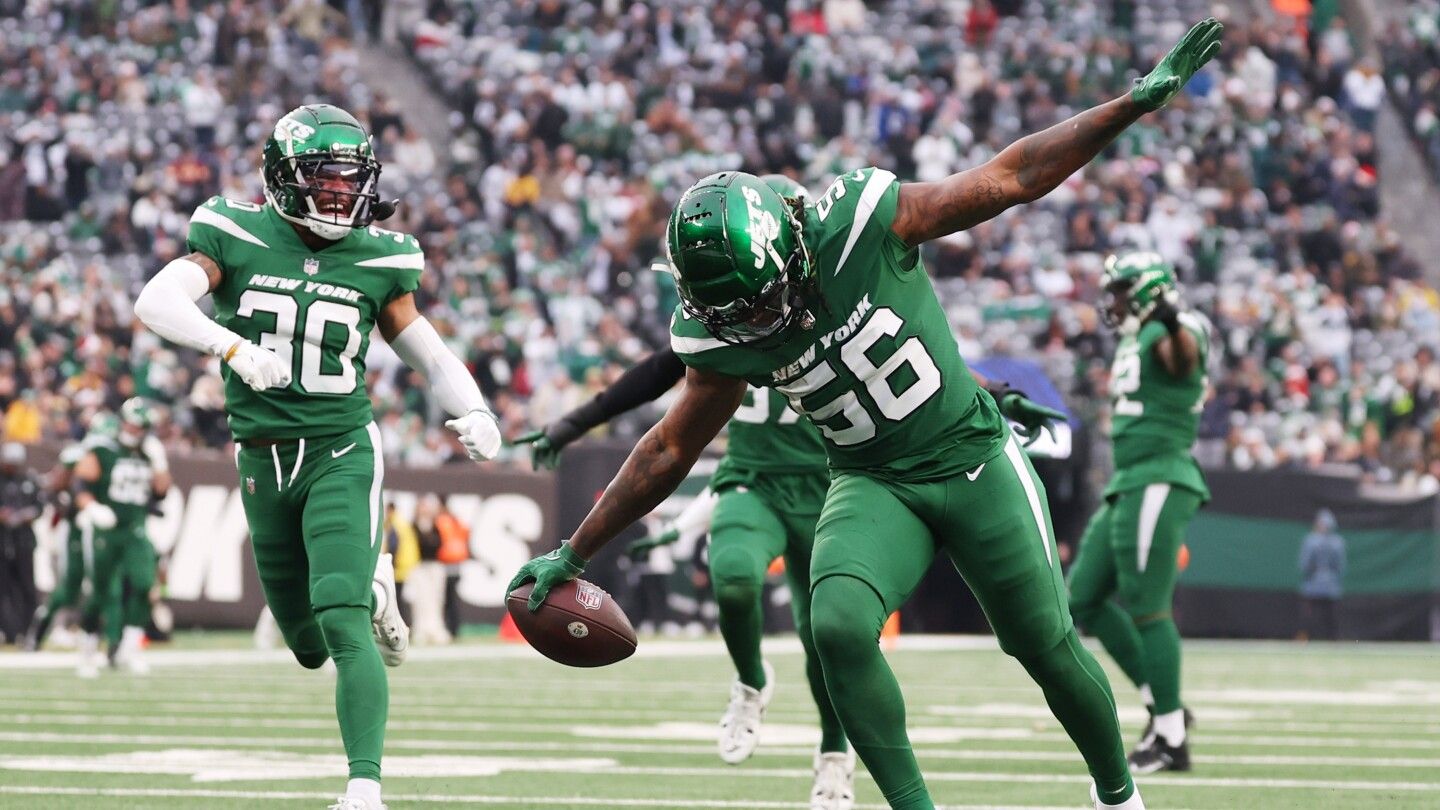 Jets blow 20-point lead before winning on last-second field goal