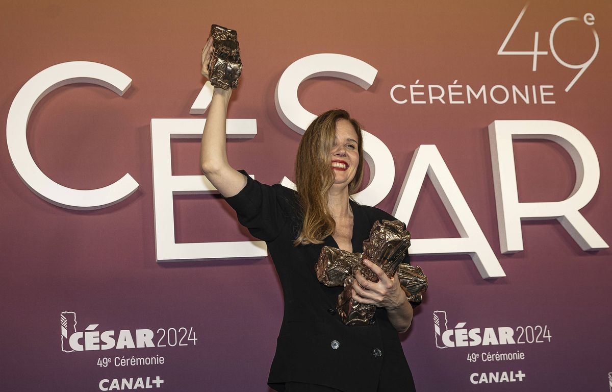 En images : Grande gagnante des César, Justine Triet rend hommage à " toutes les femmes "