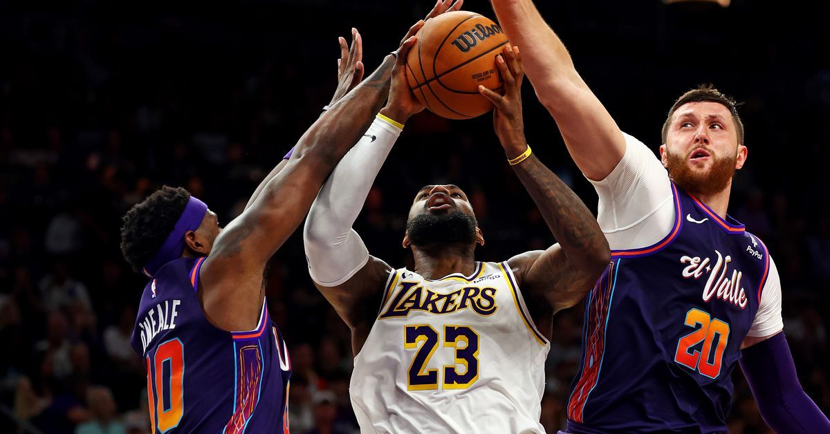 Lakers can’t overcome slow start, fall to Suns in pivotal match-up