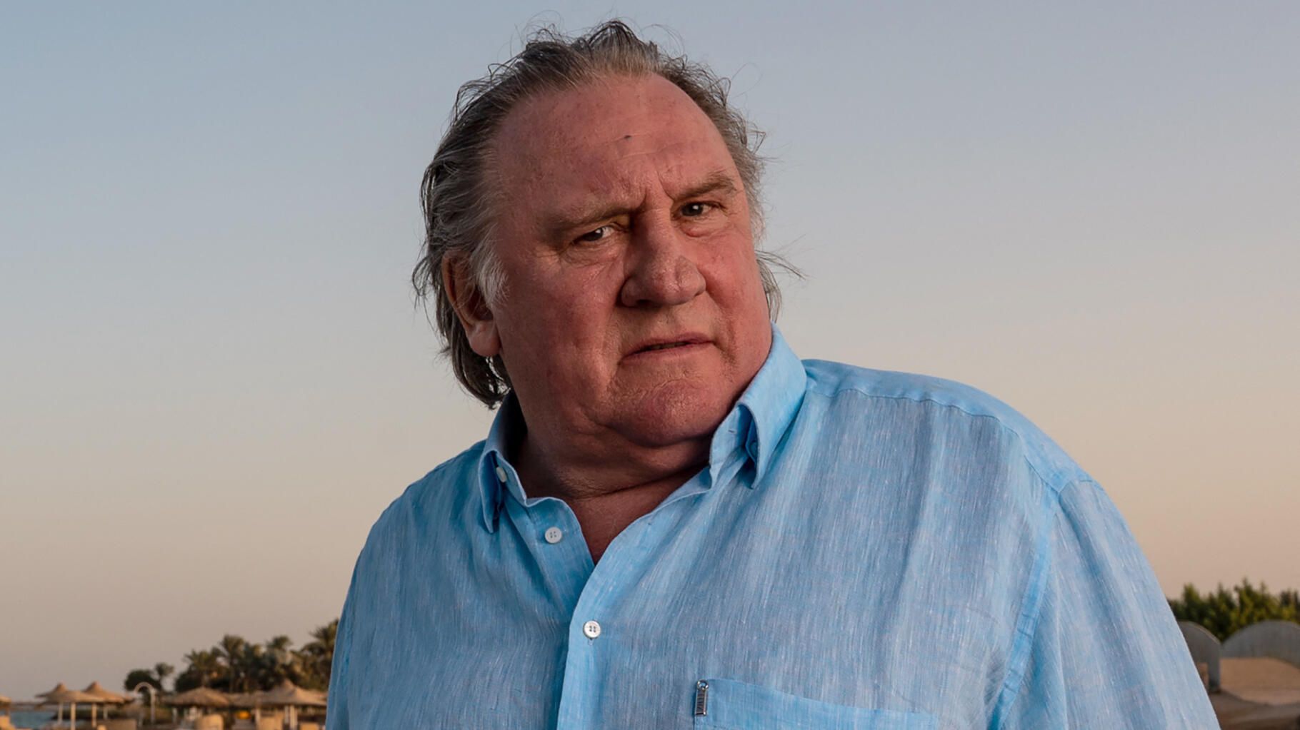 Gérard Depardieu visé par une nouvelle plainte pour violences sexuelles sur le tournage du film " Les volets verts "