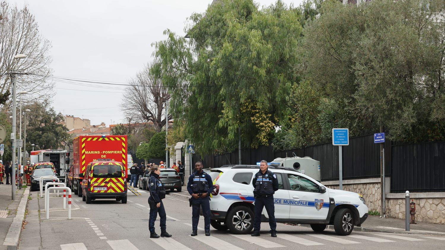 Après le jet d'engins explosifs contre le consulat de Russie à Marseille, deux chercheurs du CNRS ont reconnu les faits, annonce le procureur