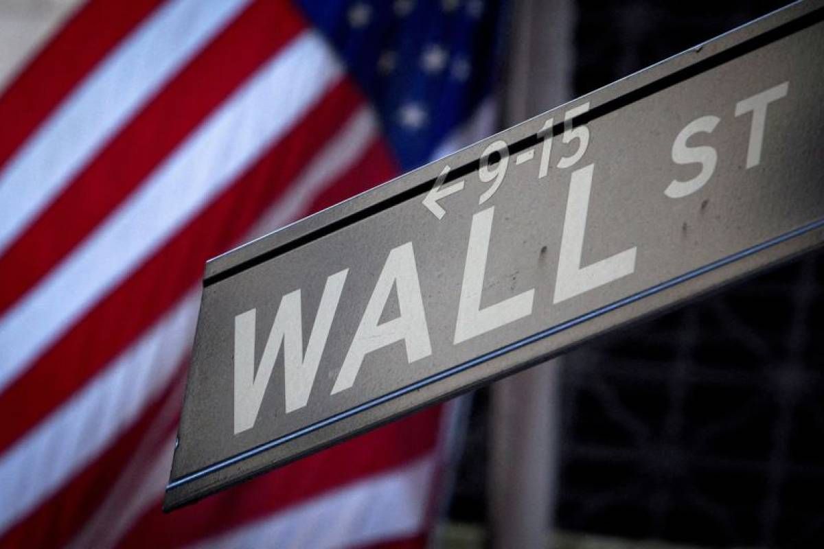 Wall Street ouvre en baisse, craintes sur les banques et résultats mitigés