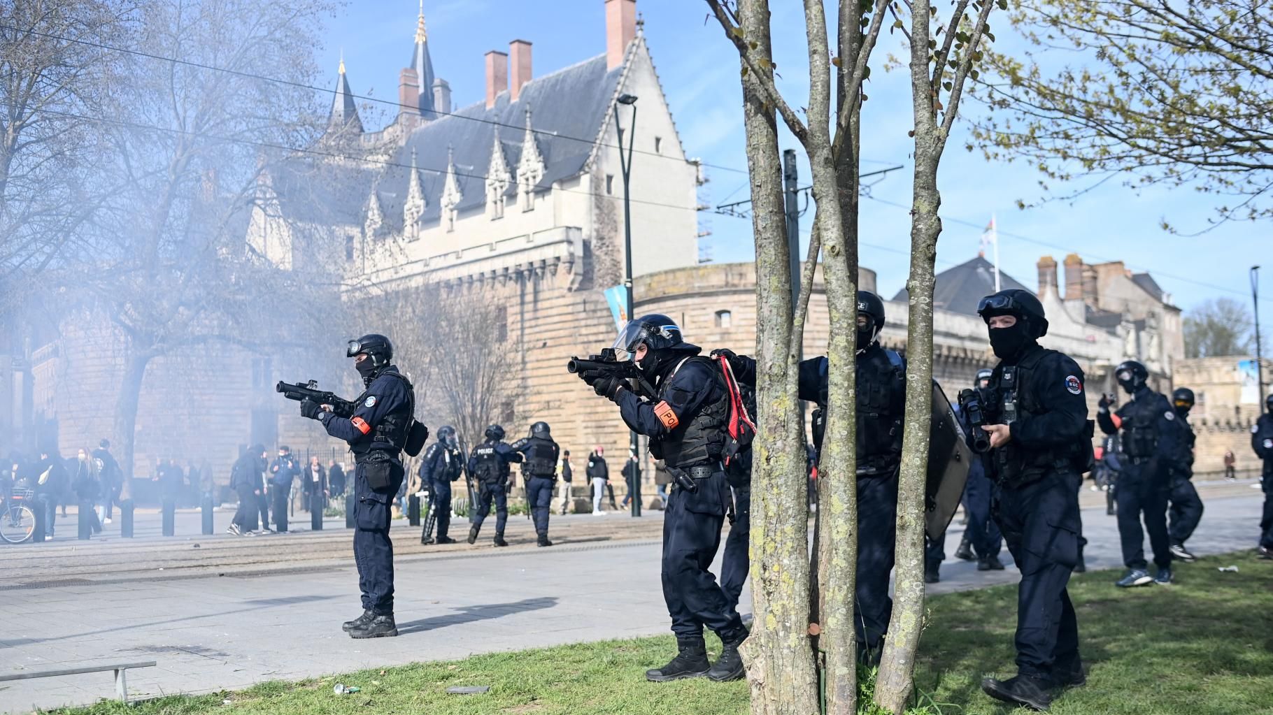 À Nantes, un manifestant perd un testicule à cause d’un LBD, l’IGPN saisie