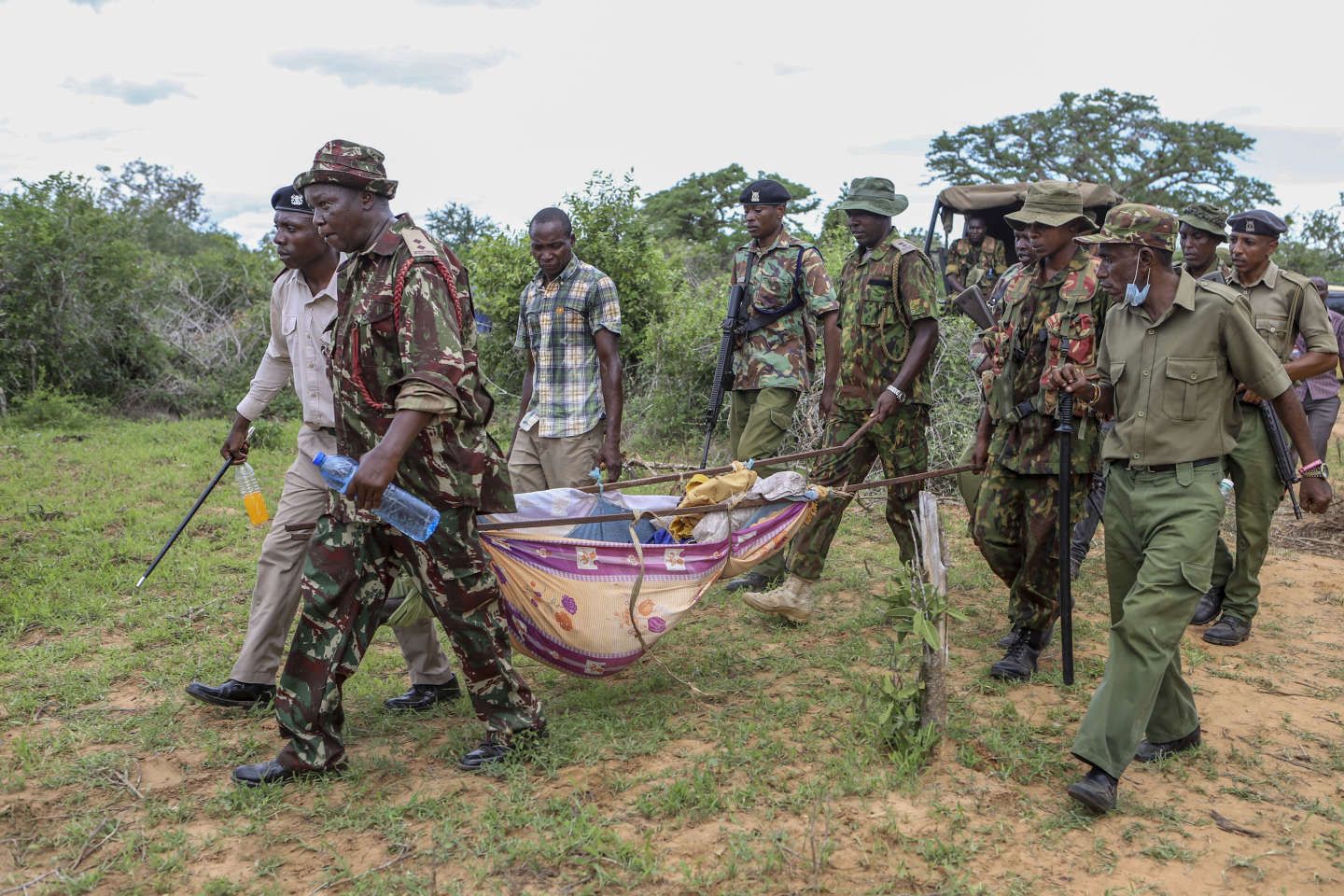 Au Kenya, le président dénonce des cultes " terroristes " après la mort de 73 membres d’une secte