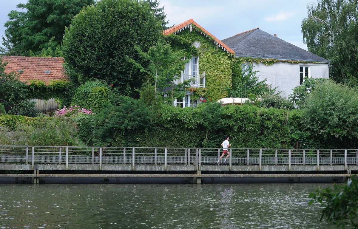 Une citerne de fongicide se déverse, pollution dans la Sèvre nantaise