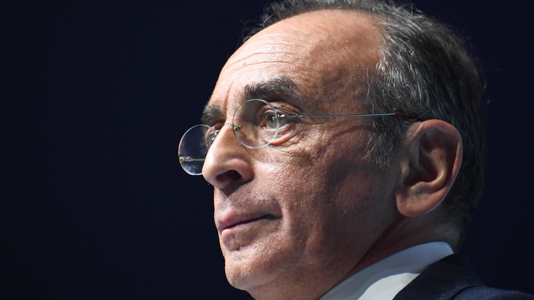 Mineurs percutés à scooter à Paris : Zemmour visé par une plainte après ses propos sur le contact tactique